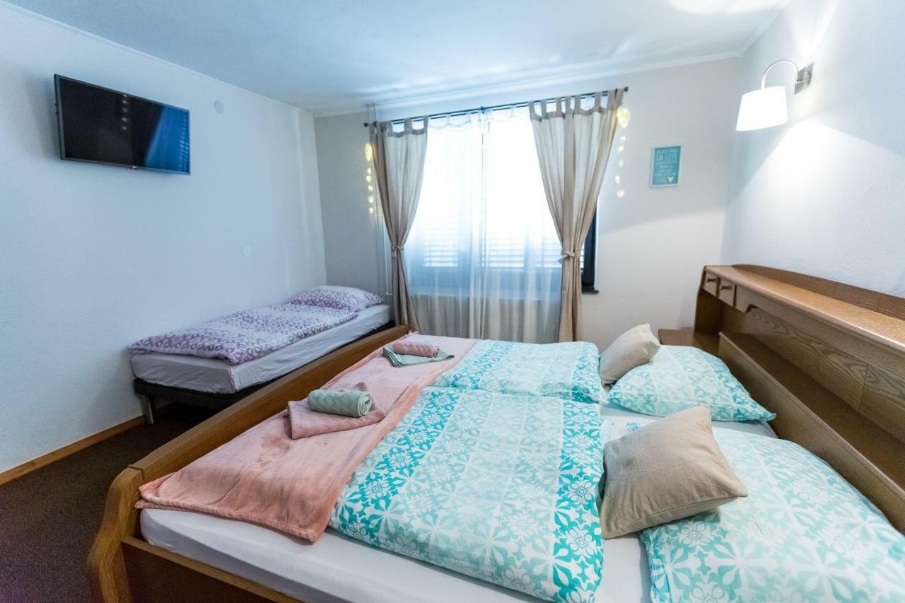 Rooms Malina Blejska Dobrava Экстерьер фото